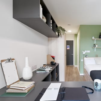Silver En Suite - Image 1